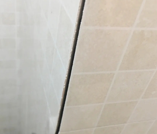 田东瓷砖空鼓维修公司分享阳台瓷砖脱落的修复过程可以分为以下几个步骤